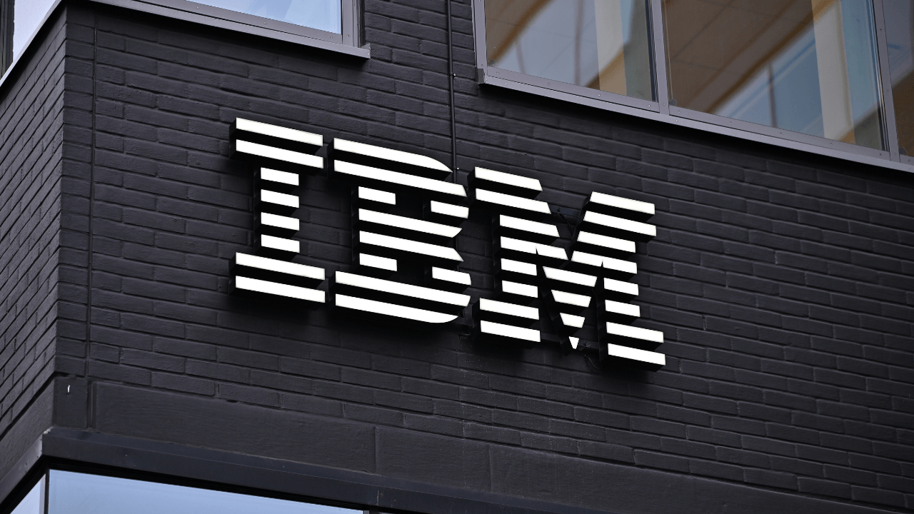 IBM планирует заменить более 8000 работников системой AI